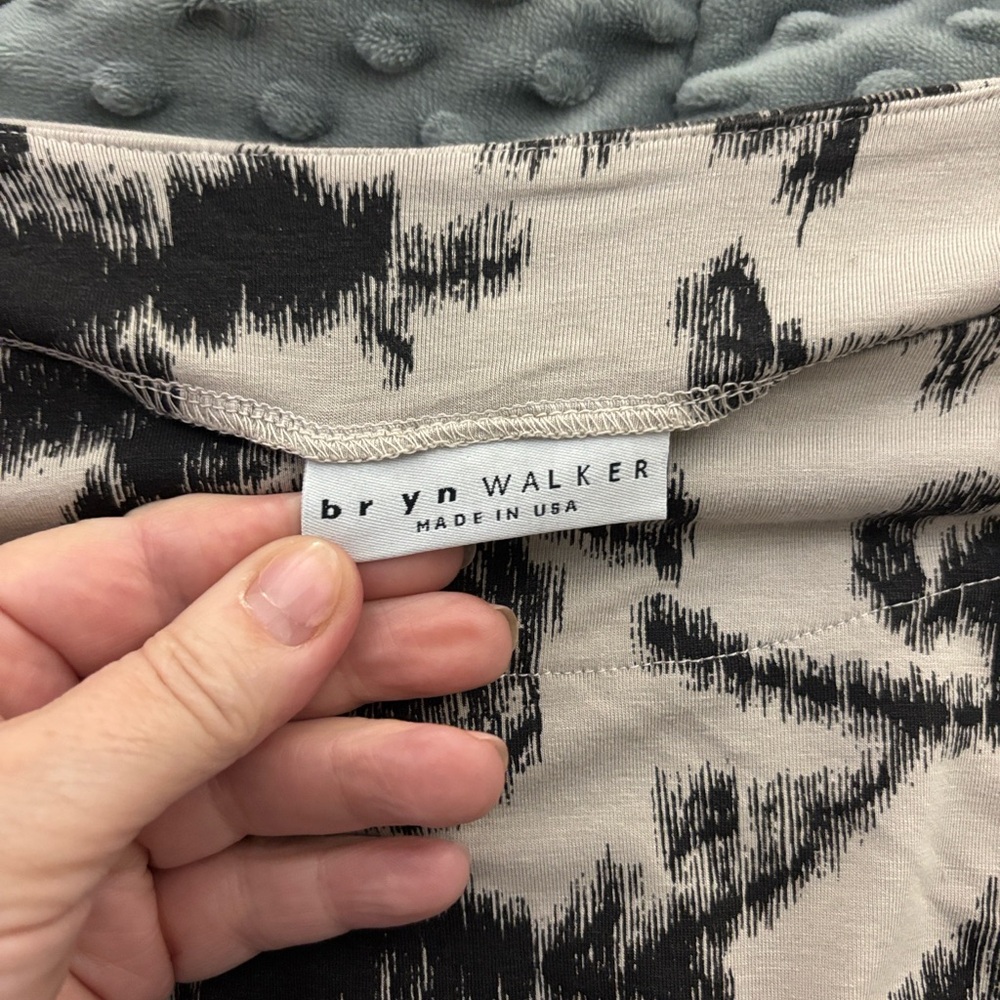 bryn Walker chic abstract Floral Pencil Skirt - Picture 2 of 3